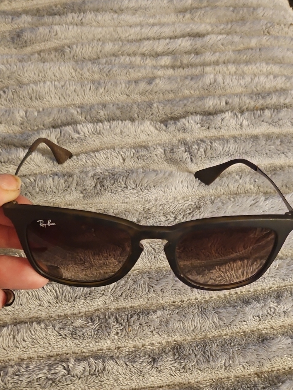 Ray-Ban Highstreet Collection  Ray-Ban RB4221